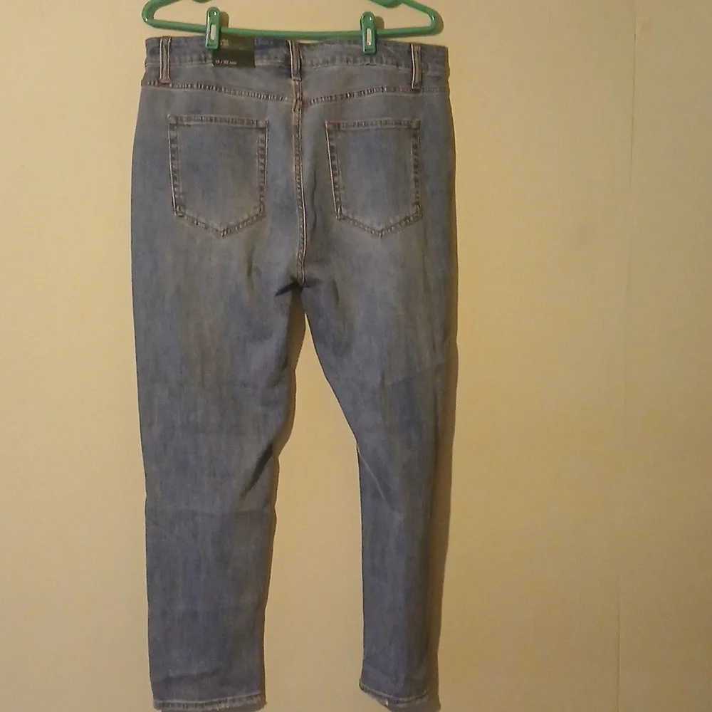 NWT Wild Fable High- Rise Moms Jeans Size 14 - Picture 3 of 3